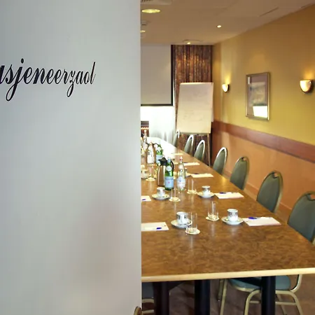 レストラン デン ホーフ ホテル