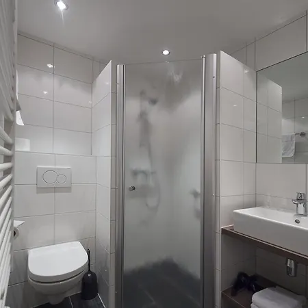 レストラン デン ホーフ ホテル 3*