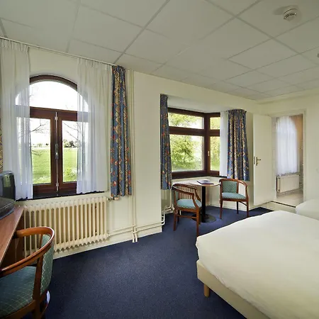 レストラン デン ホーフ 3*